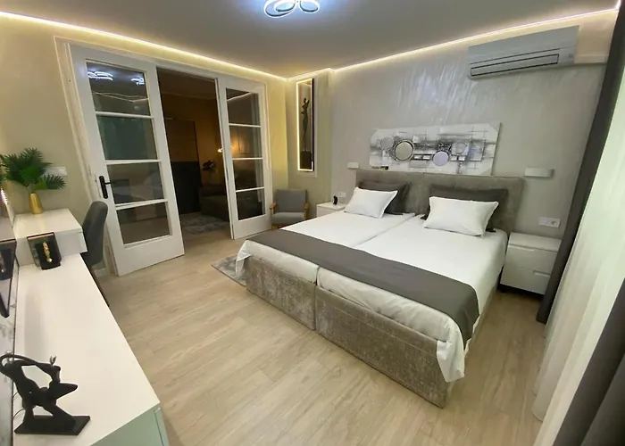 Sea Breeze 1 Апартаменты *